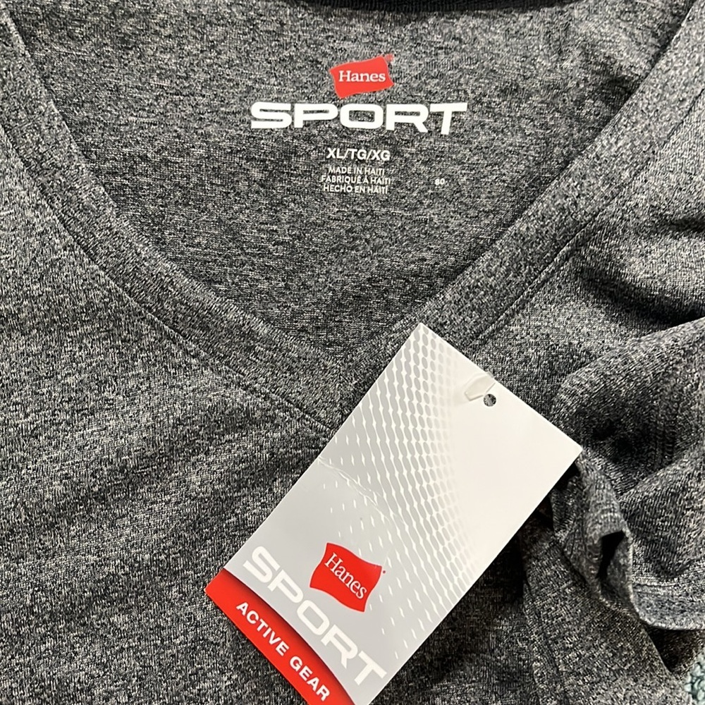 Hanes Sport T-shirt. New but no tags - Picture 3 of 4